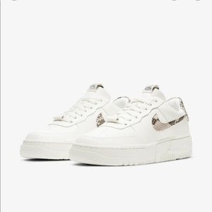 Air Force 1 Pixel SE Snail Snake Sneakers